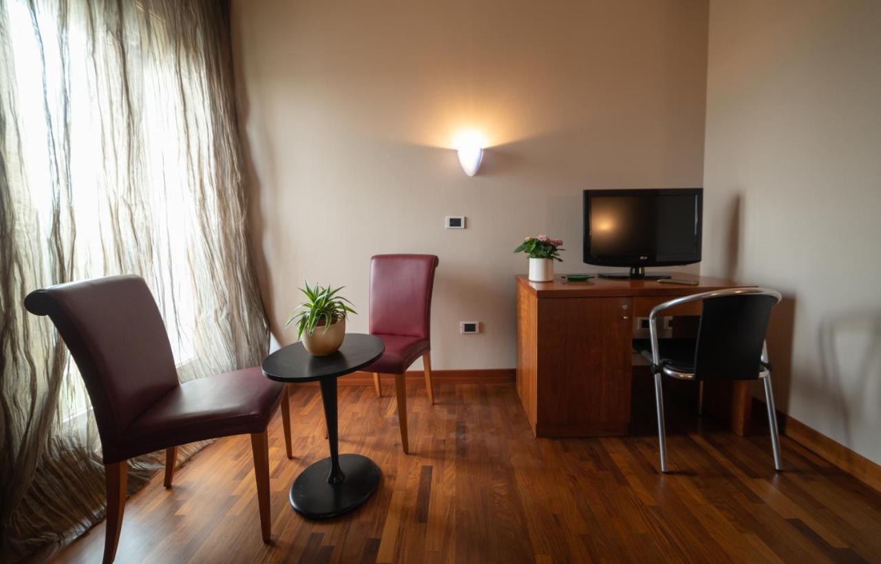 Hotel Querini Business Hotel Sandrigo Esterno foto