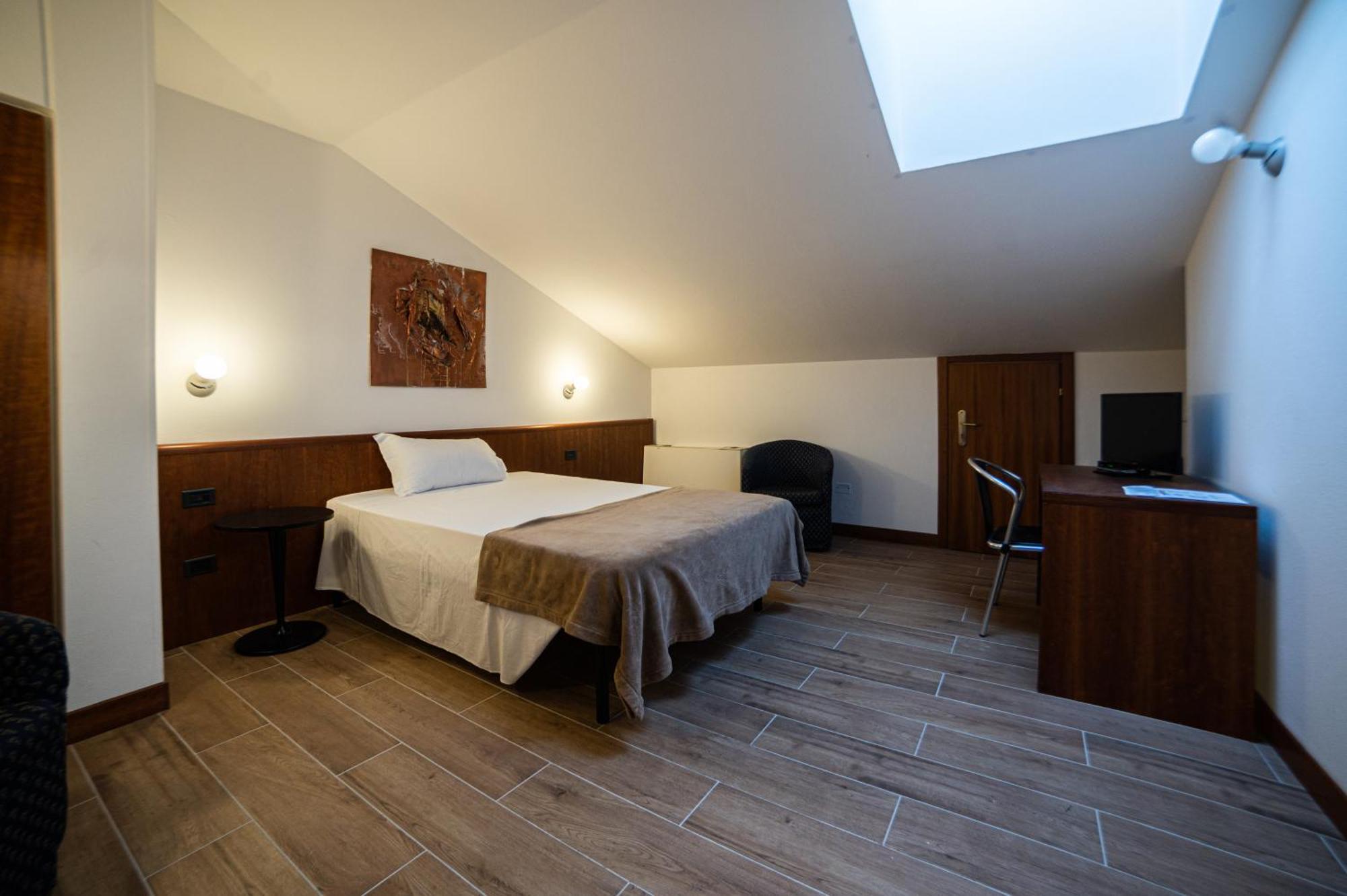 Hotel Querini Business Hotel Sandrigo Esterno foto